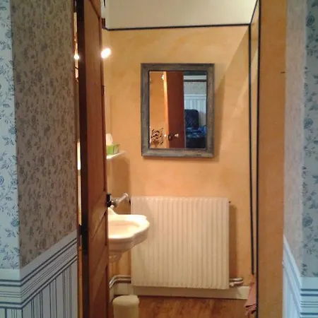 Abbaye De Villelongue Bed & Breakfast 3*