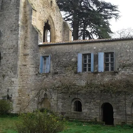 Abbaye De Villelongue Bed & Breakfast