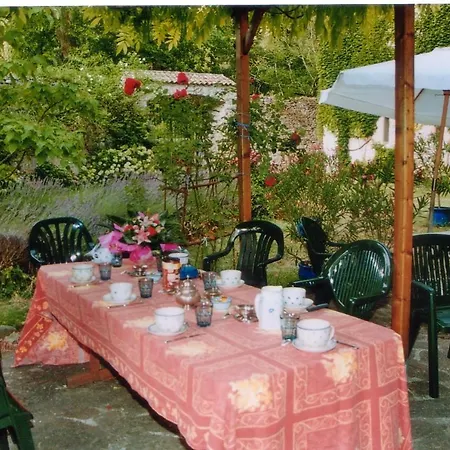 Abbaye De Villelongue Bed & Breakfast